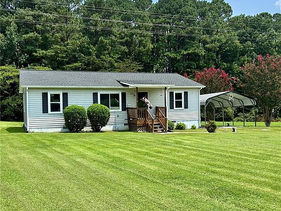 2nd image of 905 Woodland Dr