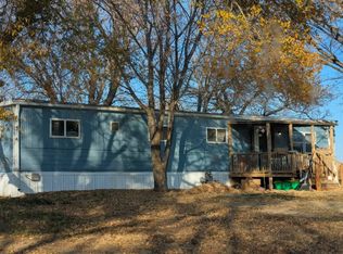 709 6th St, Saint George, KS 66535