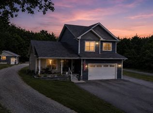 75 Kendall St, Granby, MA 01033