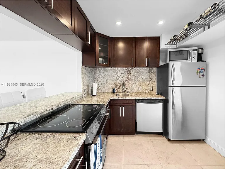 3301 N Country Club Dr #804 — Photo 6