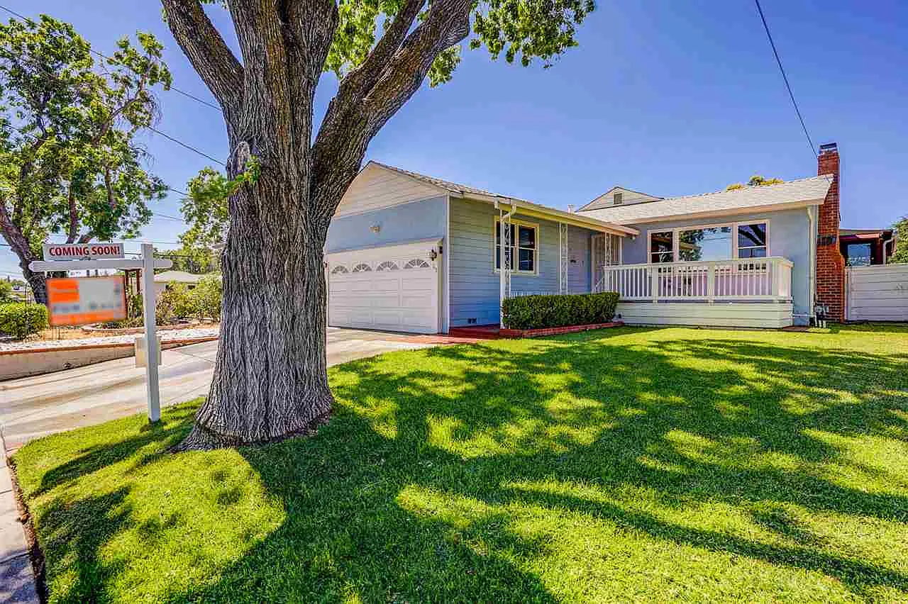 67 Bell Dr photo 1