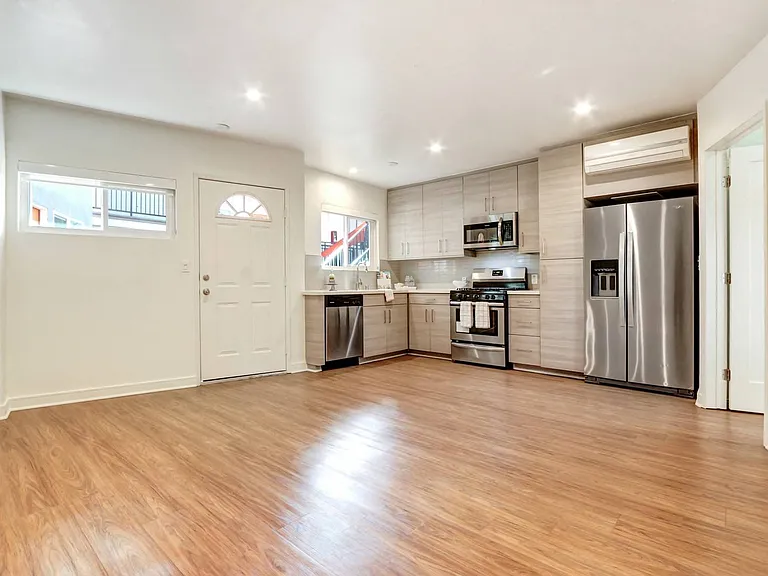 Citra Apartments — Photo 4