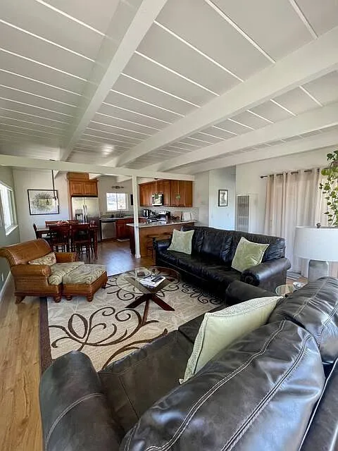 2 bed, 1300 sqft, $3,750 — Photo 1