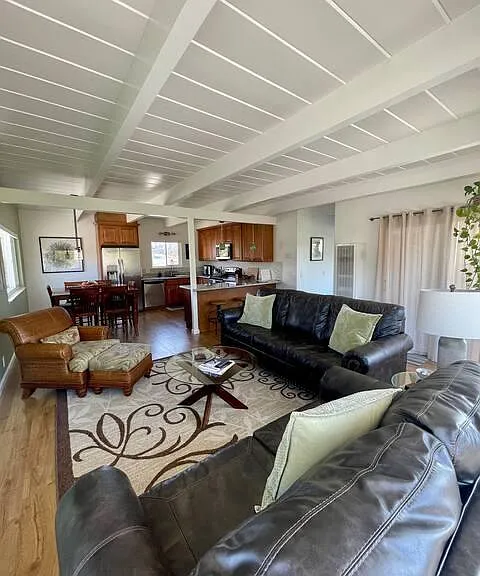102 Marina Ave #C — Photo 1