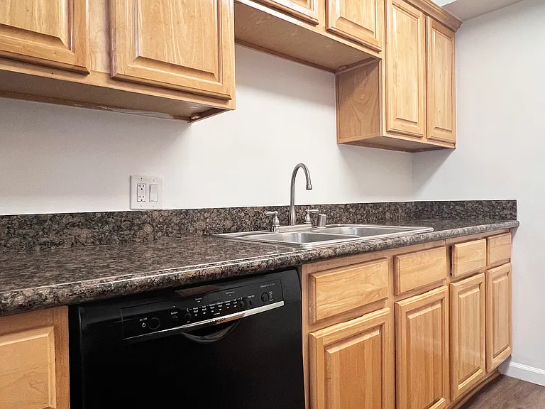 3317 Castle Heights Ave #8 — Photo 8