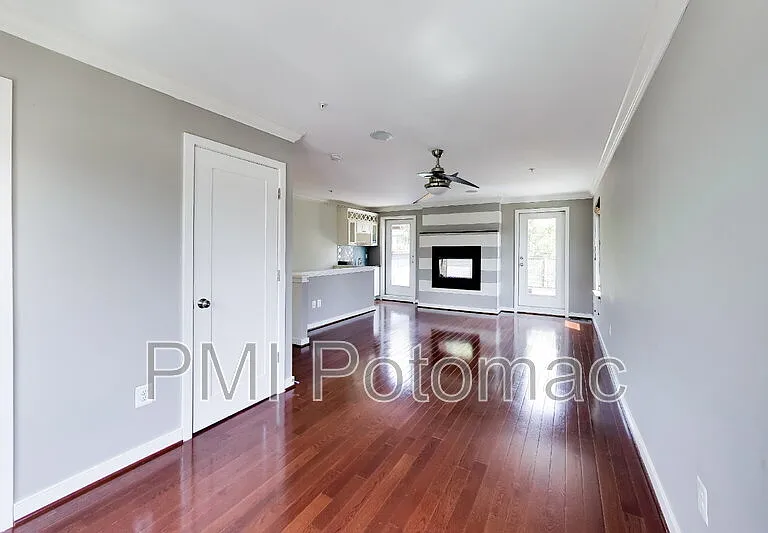 5600 45th Ave — Photo 30