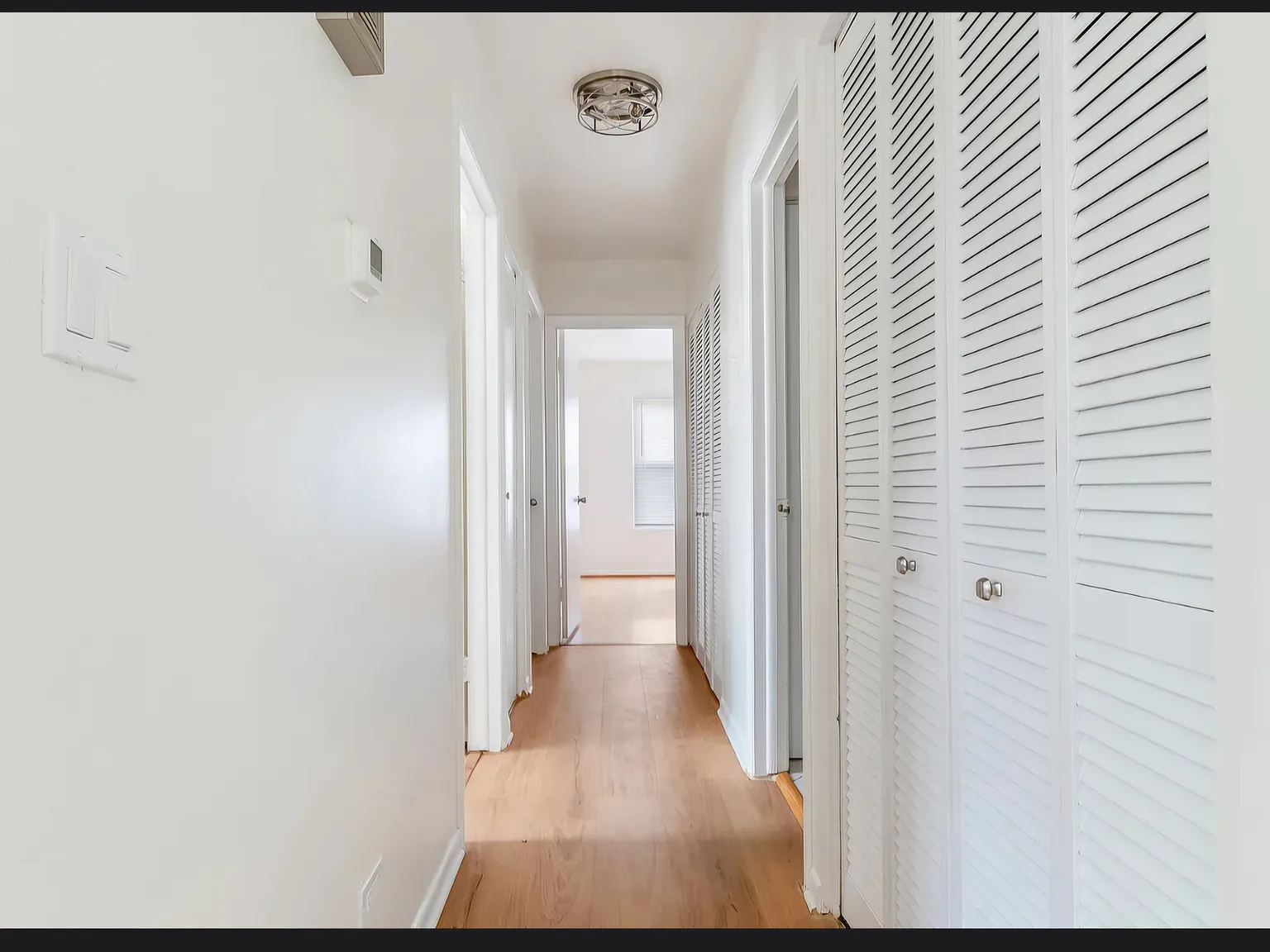 3 bed, 1.5 bath, 1300 sqft, $2,800 — Photo 2