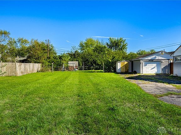 4th image of 181 Diana Ln N