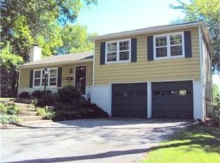 10122 Reeds Dr, Overland Park, KS 66207