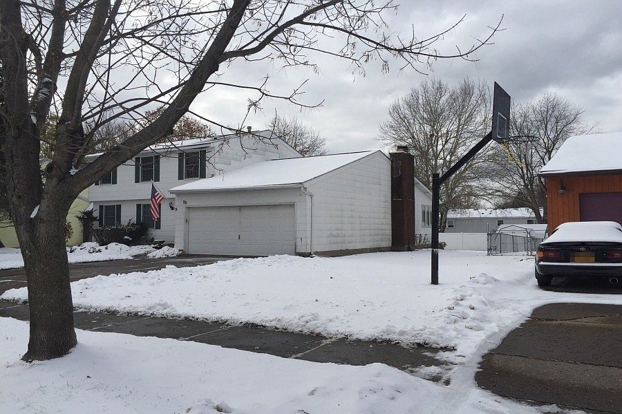 2nd image of 28 E Bihrwood Dr