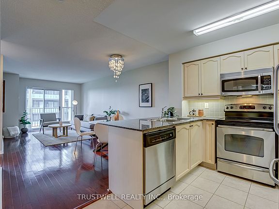 4th image of 185 Oneida Cres #808