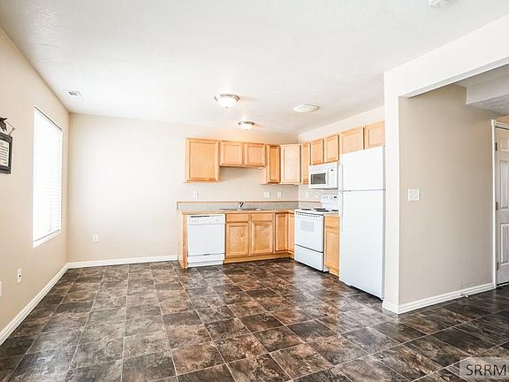 2nd image of 3514 E Greenfield Dr
