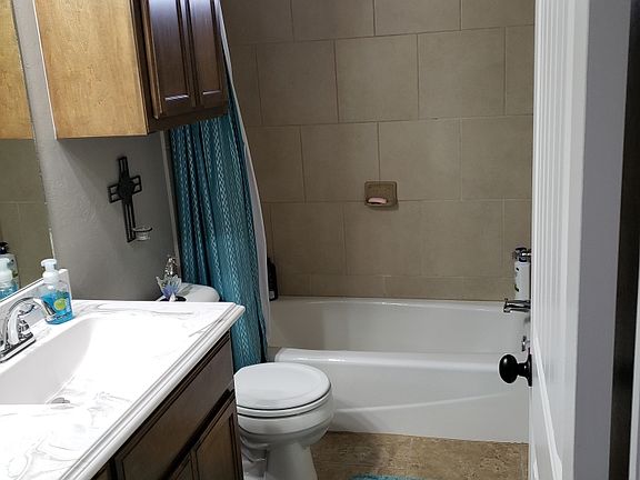 5th image of 312 SW 167th St