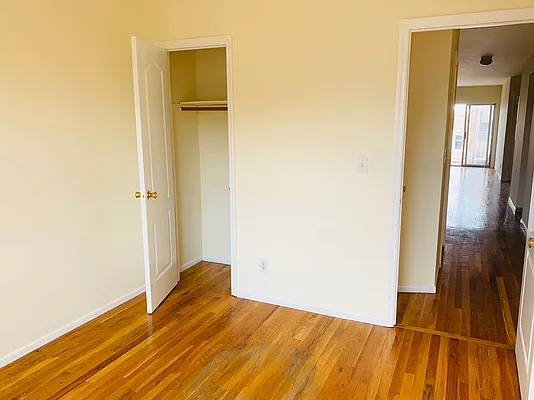 Rented by Signature Spaces NYC Corp | media 16