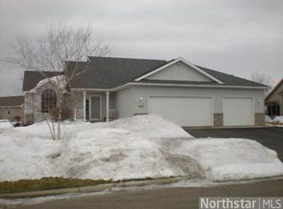 1034 Strawberry Ln, Sauk Rapids, MN 56379