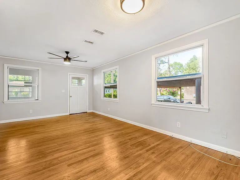 3546 Hibiscus St — Photo 11
