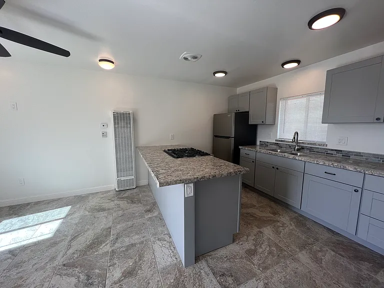 804 W Nectarine Ave #A — Photo 3
