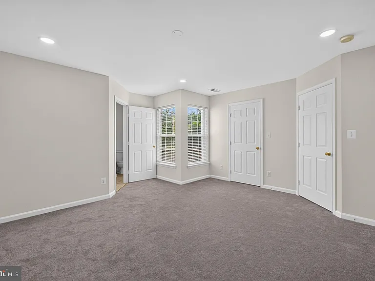 15044 Gaffney Cir — Photo 19