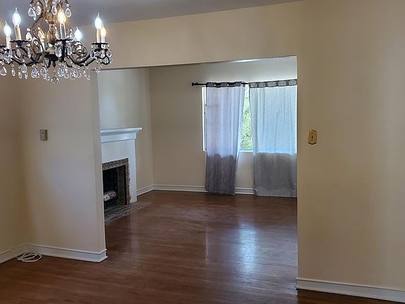 4th image of 2525 Richmond Ave