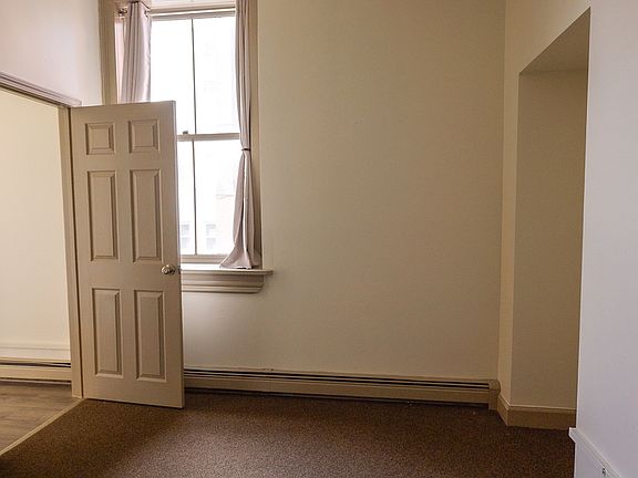 4th image of 260 College St #6