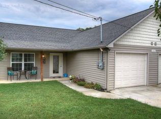 1313 Patrick Dr, Johnson City, TN 37601