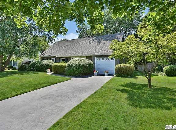 2nd image of 18 Curlin Ln