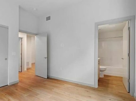 2nd image of 470 SE 29th Ave #199