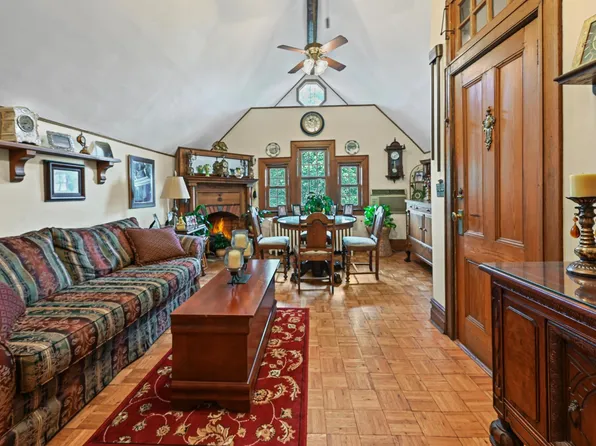 1026 East 2nd Street image 24 of 32