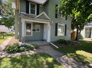 1617 12th St #2, Moline, IL 61265