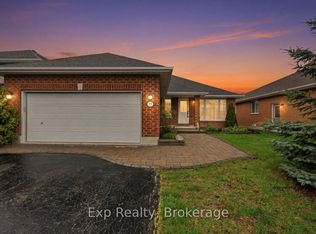 17 Spruce Gdns, Belleville, ON K8N5W3