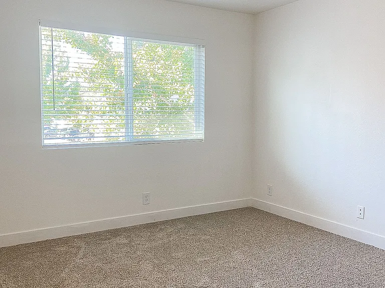 480 Posada Way — Photo 9