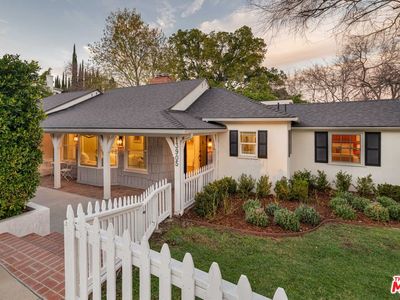 13905 Valley Vista Blvd, Sherman Oaks, CA, 91423