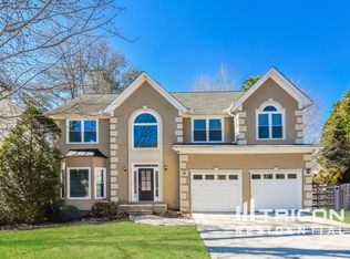 1680 River Oak Dr, Roswell, GA 30075