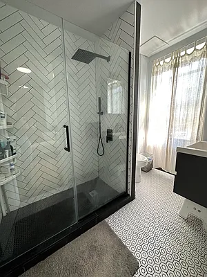 Rented by Compass | media 21