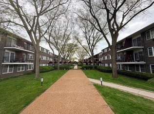 8710 Skokie Blvd #3BS, Skokie, IL 60077