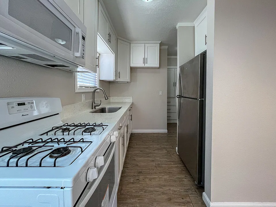 12006-12014 Walnut St
