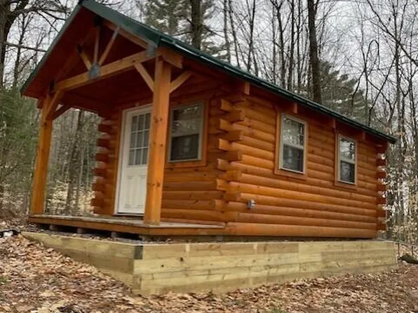 8 Deming Private Avenue, Hadley, NY 12835