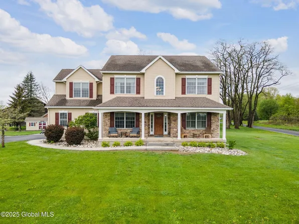 11 Weisheit Road, Glenmont, NY 12077