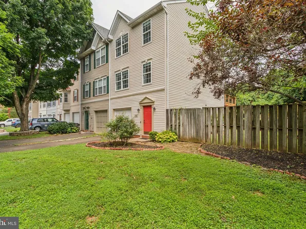 779 General Wallace Ct, Warrenton, VA 20186