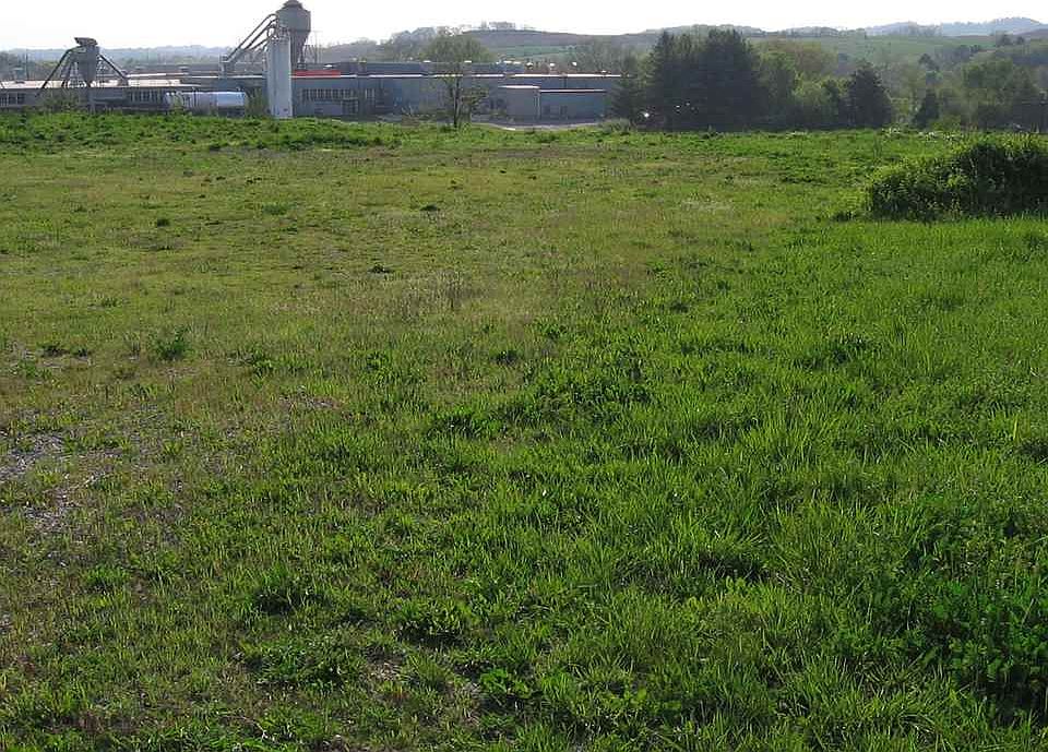 2nd image of 4980 S Davy Crockett Pkwy