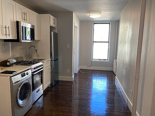 5th image of 233 E 111th St APT 10
