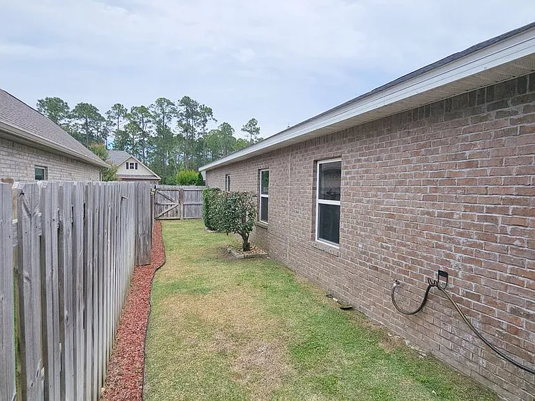 107 Gustaf Dr — Photo 21