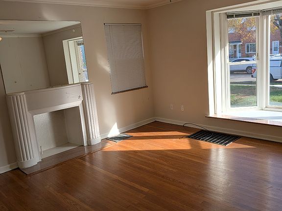 3rd image of 1651 Elmwood Ave APT A