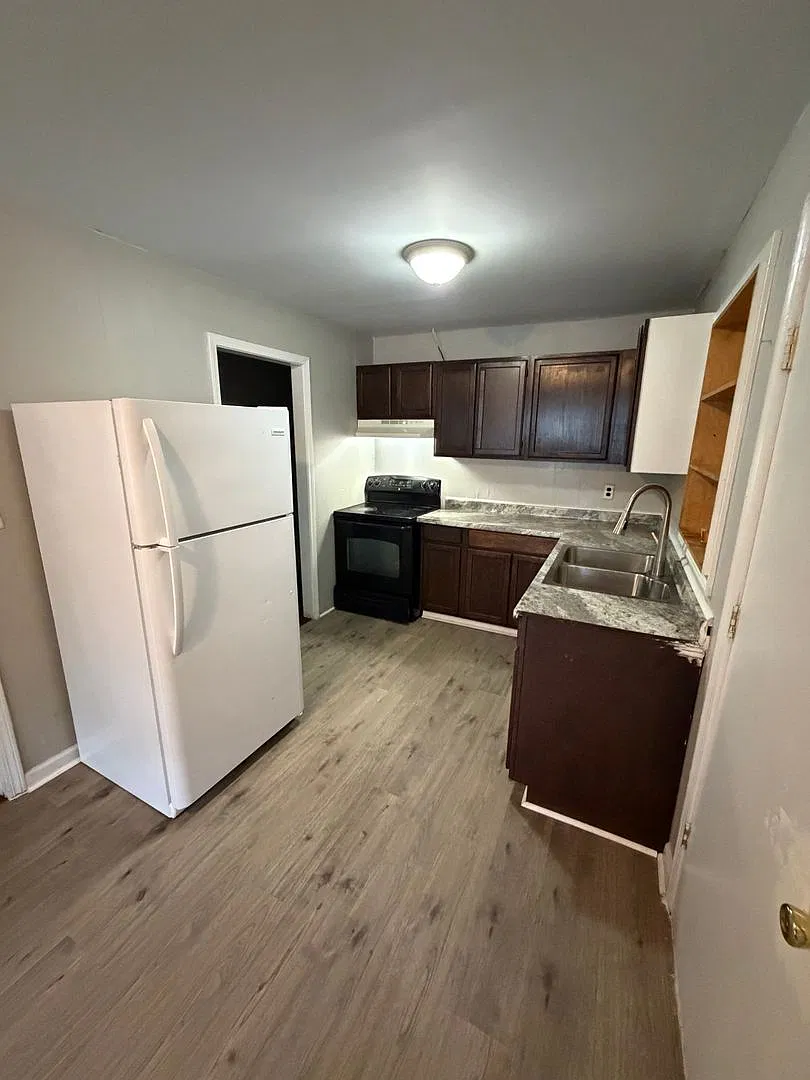 3BR/1BA Northport — Photo 4