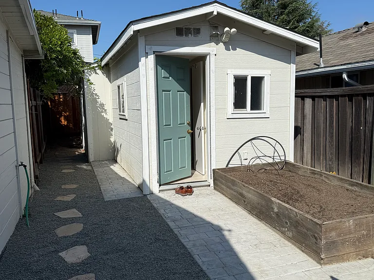 10201 Alhambra Ave #COTTAGE — Photo 3
