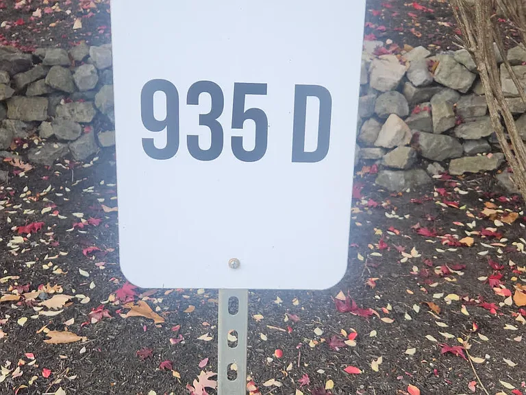 935 Innsbruck Dr #D — Photo 11