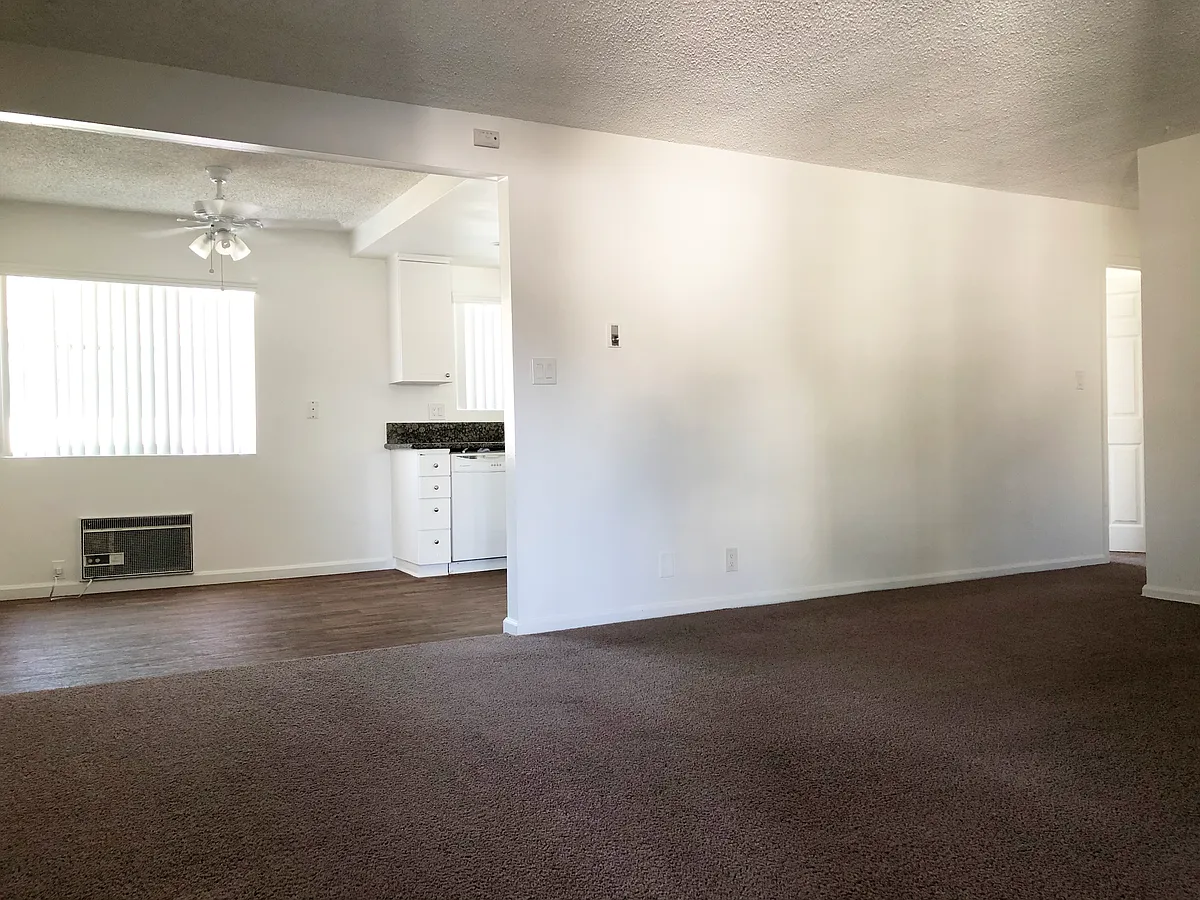 Building Photo - 4081 Green Ave #12