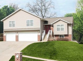 1820 Timber Ln, Coralville, IA 52241