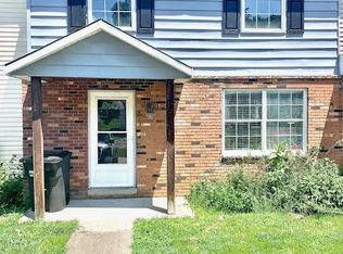 32 Sitting Bull Dr, Saint Albans, WV 25177