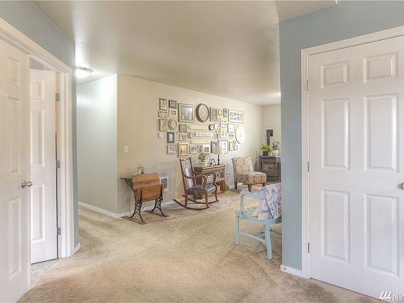 3rd image of 286 Shoreline Dr